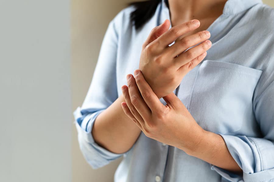 Broken-Wrist-Specialist-in-Singapore-Spire-Orthopaedic-Centre Broken Wrist Specialist in Singapore - Spire Orthopaedic Centre