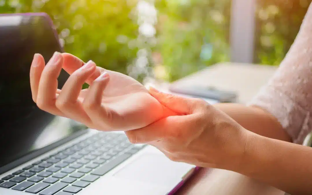 Wrist Pain: Carpal Tunnel vs Tendonitis