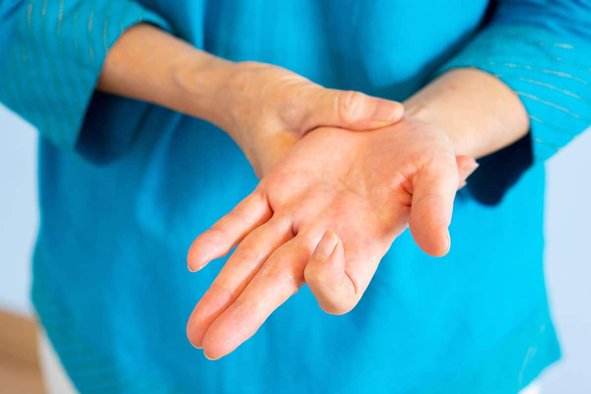 A-close-up-image-of-a-woman’s-hand-with-trigger-finger-in-Singapore—Spire-Orthopaedic-Centre A close-up image of a woman’s hand with trigger finger in Singapore - Spire Orthopaedic Centre